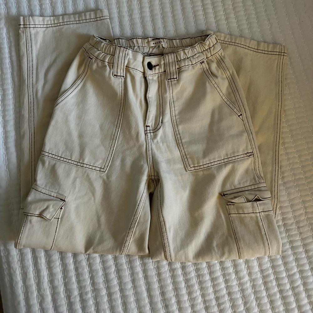 Women’s XS Cream Cargo Jeans from PacSun